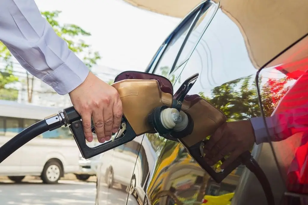 Baja el IEPS de gasolinas y diésel; pero no disminuirán sus precios