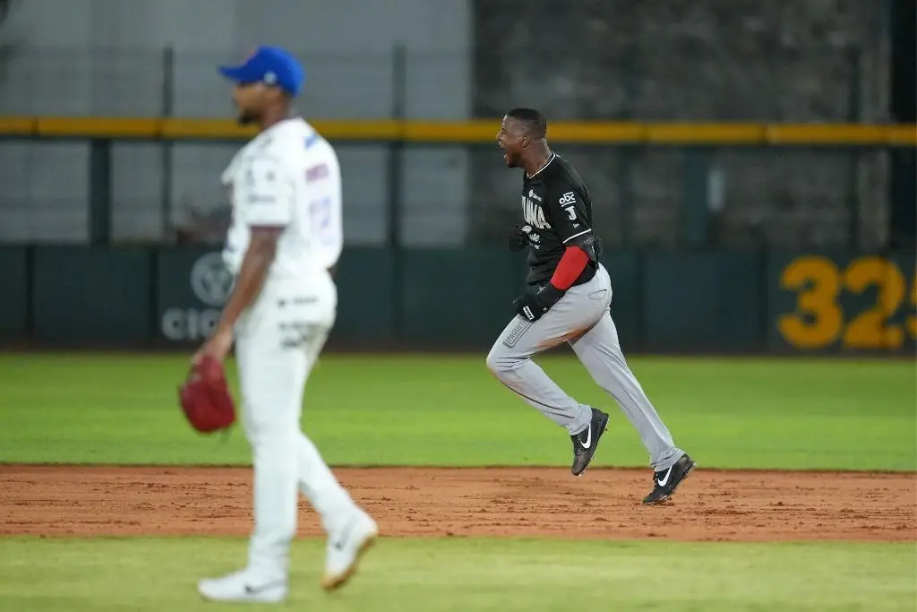 Olmecas contra las cuerdas en la Serie del Rey tras remontada de Toros