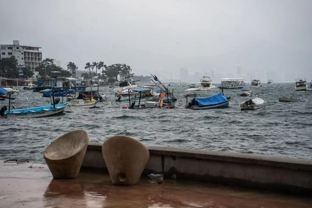 Huracán Polo se mantiene en categoría 5 y amenaza con lluvias muy fuertes en seis estados