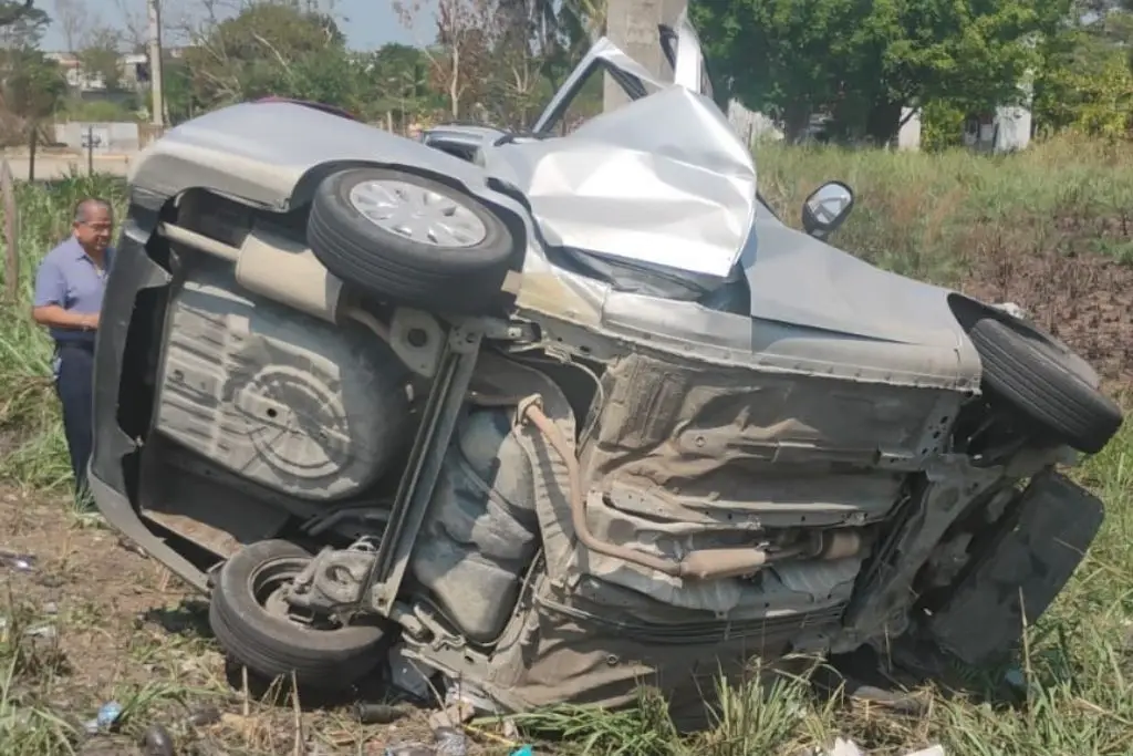 Accidente en la Villahermosa-Teapa deja 2 estudiantes de la UTTAB muertos y 4 lesionados