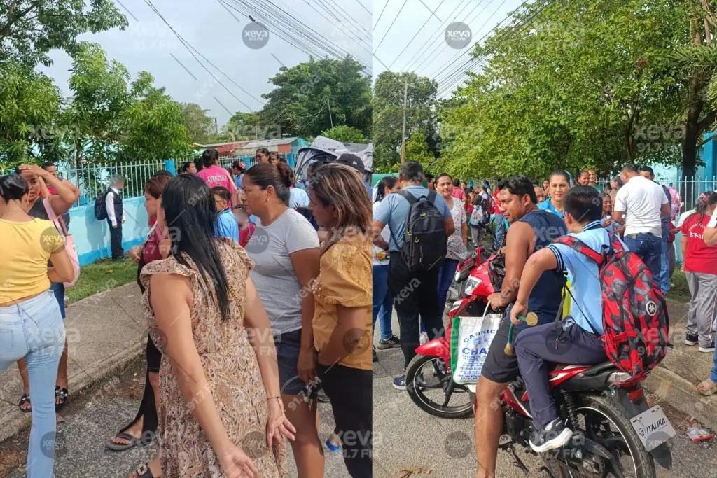 Cierran primaria en Cárdenas por falta de intendente; padres exigen personal