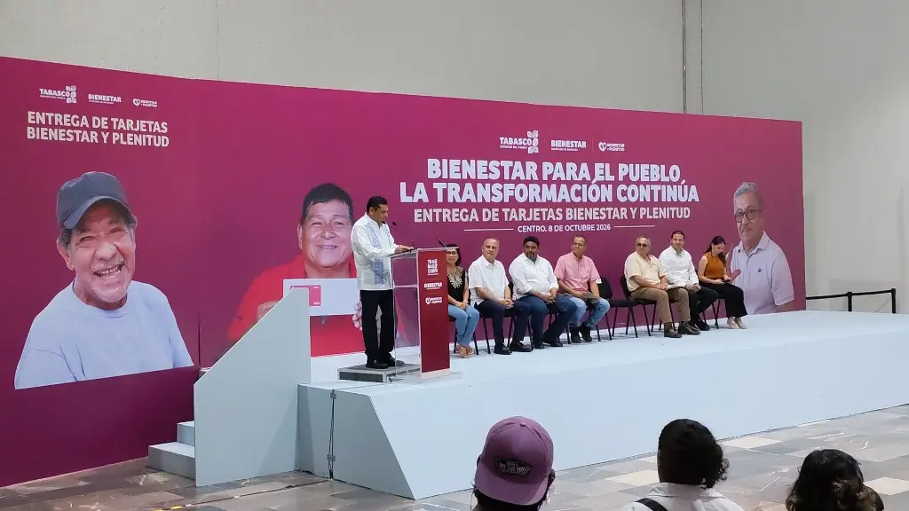 'No es que tengamos más recursos, es el mismo, solo que antes no bajaba al pueblo': Javier May