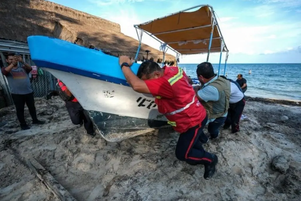 Semar cierra siete puertos en el Golfo de México por el huracán Isaías  