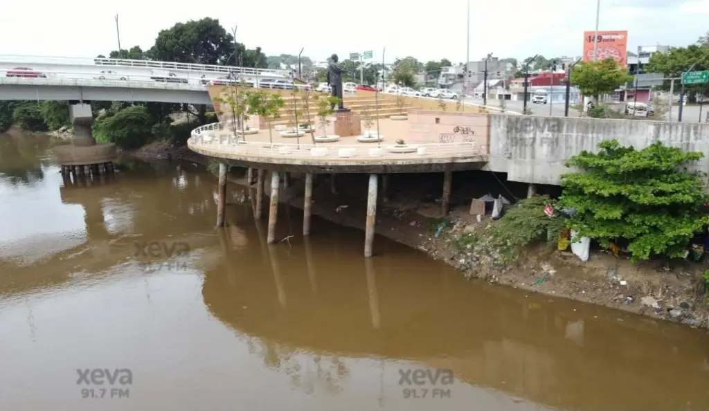 Comienza retiro de campamento en Malecón de Villahermosa por aumento del río Grijalva