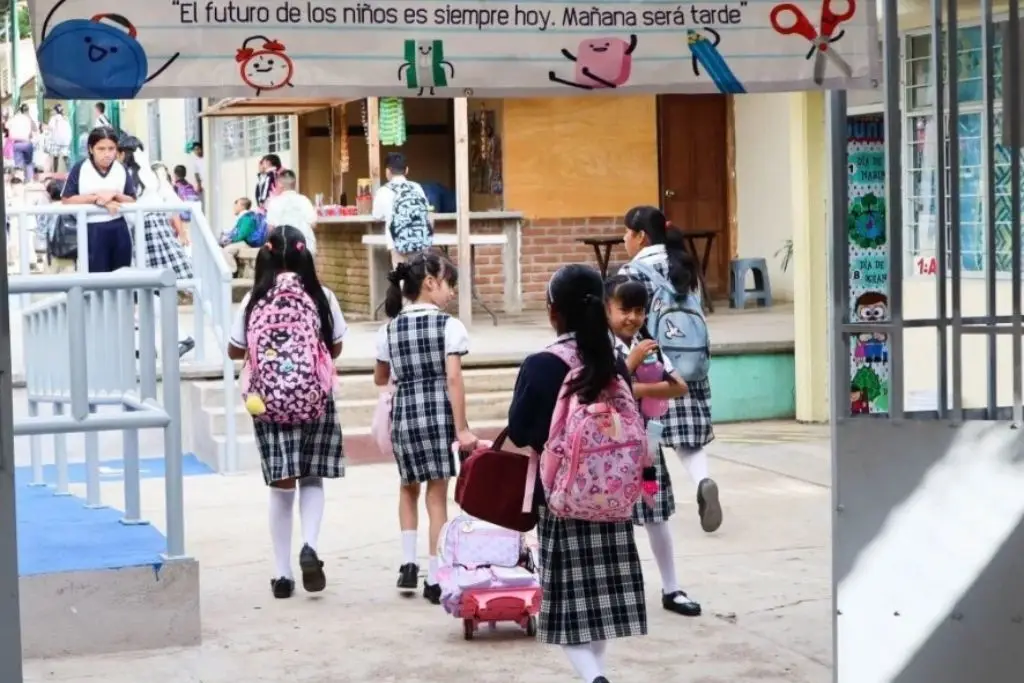 Estudiantes tendrán puente de cuatro días por el Día de Muertos