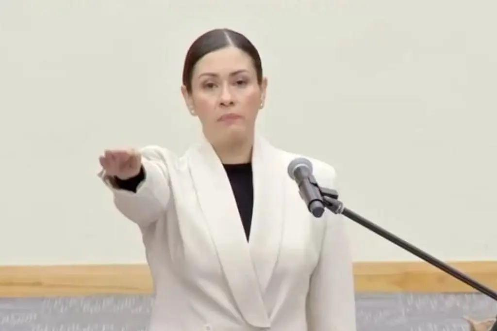 Blanca Cruz García rinde protesta como presidenta provisional del INE