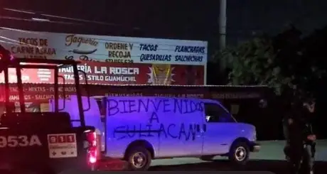 Encuentran varios cuerpos en una camioneta abandonada en Sinaloa