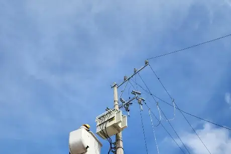 Denuncian fallas en servicio de energía eléctrica en la colonia Indeco