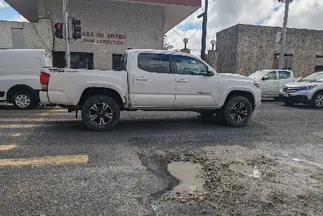 Denuncian bache en el  Periférico de Villahermosa