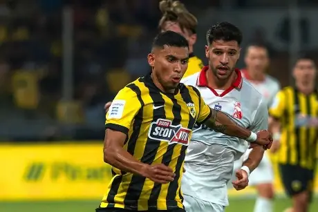 Orbelín brilla en la goleada del AEK