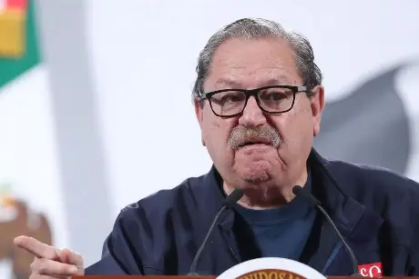Paco Ignacio Taibo II provoca polémica por comentario sobre libros de mujeres en México