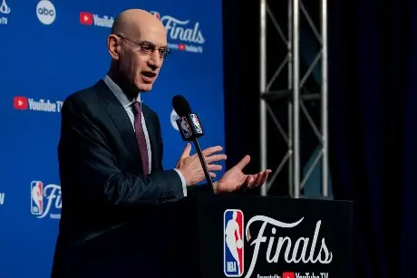 Comisionado de la NBA dice que el arresto de dos figuras de la liga es inquietante