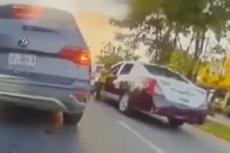 Taxista agrede a niña vendedora en semáforo de Cd. del Carmen