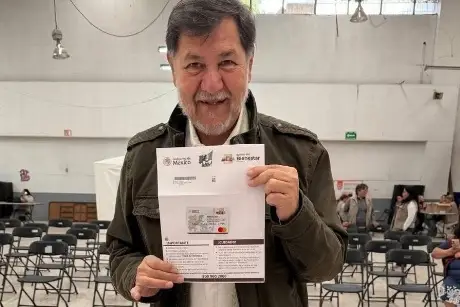 Estos políticos cobran la pensión del Bienestar para adultos mayores