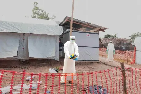 Suman 131 muertes sospechosas por el brote de ébola en el Congo