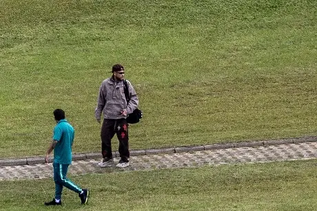 Neymar se pierde el primer entrenamiento con Brasil y pasa por exámenes en una clínica