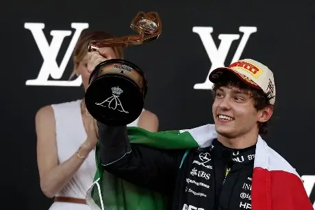 Kimi Antonelli de Mercedes conquista GP de Mónaco, su quinta victoria seguida