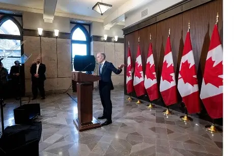 Canadá acusa a EE.UU. de violar el T-MEC tras anuncio de Trump de nuevos aranceles del 50 %