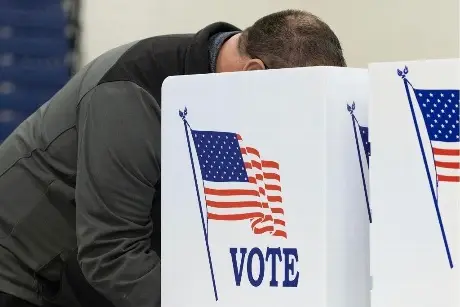 Jueza federal deniega la petición de Trump para desbloquear la reforma de voto por correo