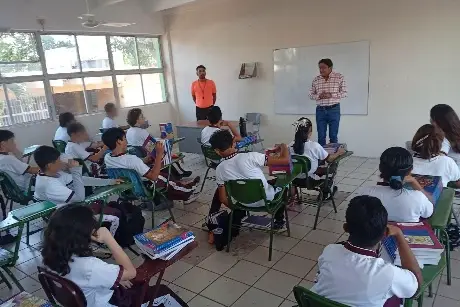 Tabasco se prepara para restricción de celulares en educación básica
